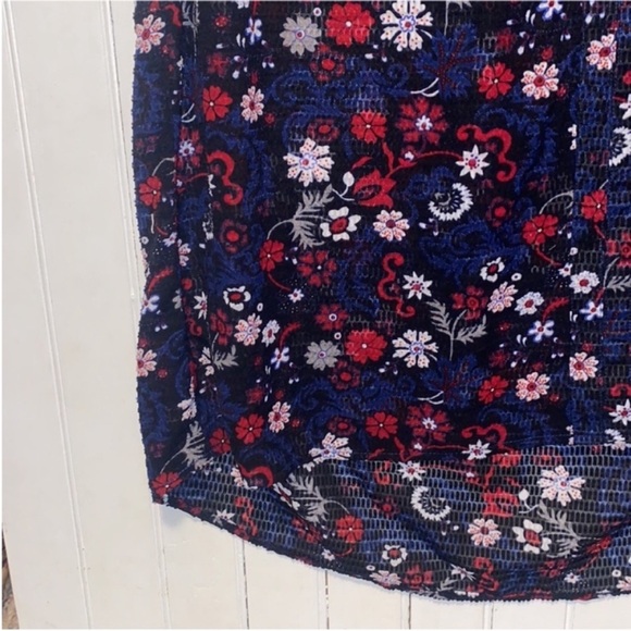 Bit & Bridle Sleeveless Blouse Navy Red White Floral Size 1X - Picture 3 of 6